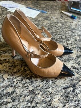 Manolo Blahnik Beige leather & Black patent Pointed-Toe Mary Jane stiletto pump
